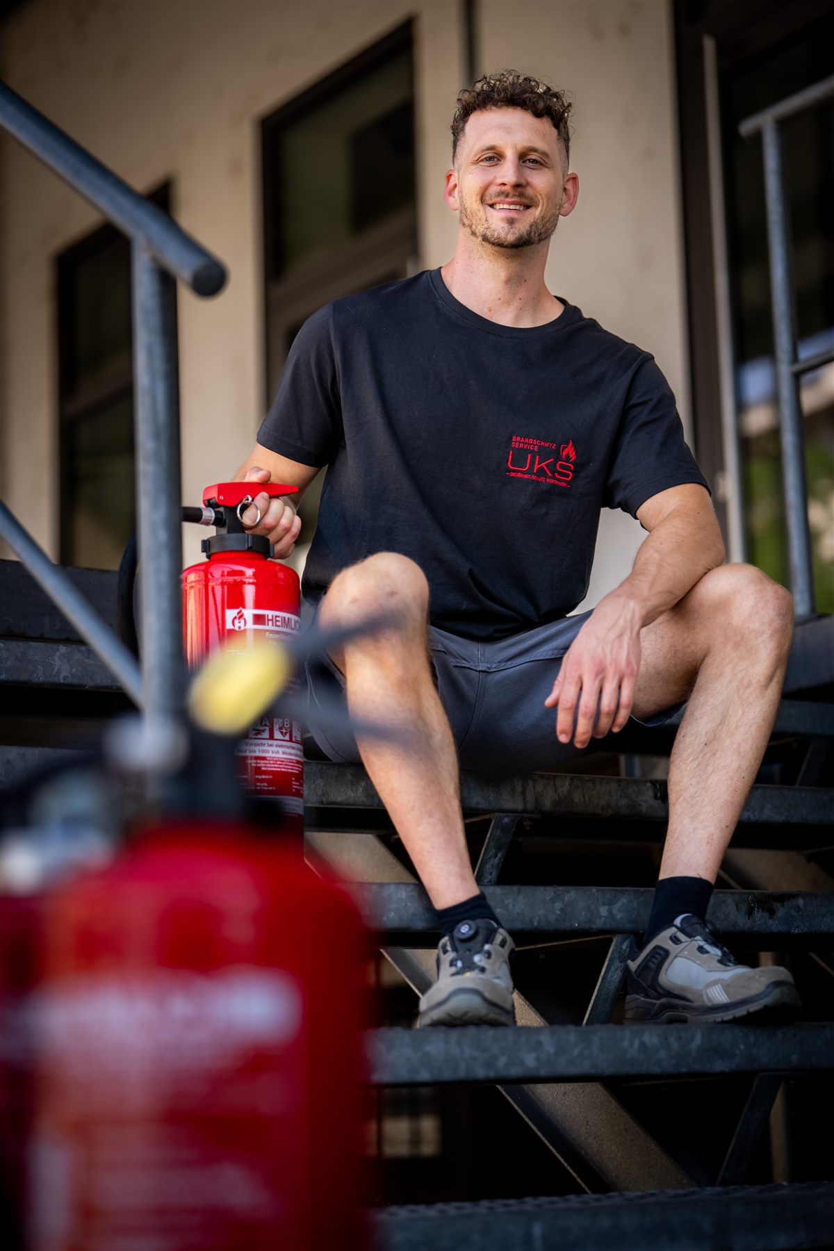 UKS Servicetechniker mit Feuerlöscher